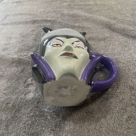 Disney Maleficent Mug With Topper New with tiny Chip Villains 5" x 7 " Purple - Picture 11 of 11